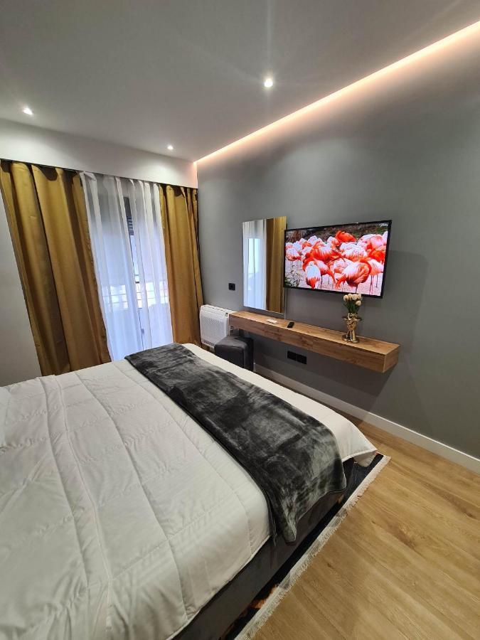 Grey Luxury Apartment Gjirokaster Exterior photo